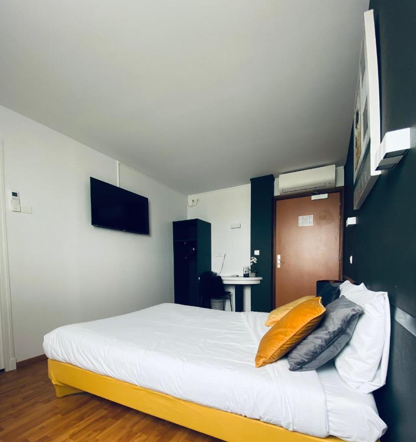 Hotel Air-Lane Saint-Leger-sous-Brienne ภายนอก รูปภาพ